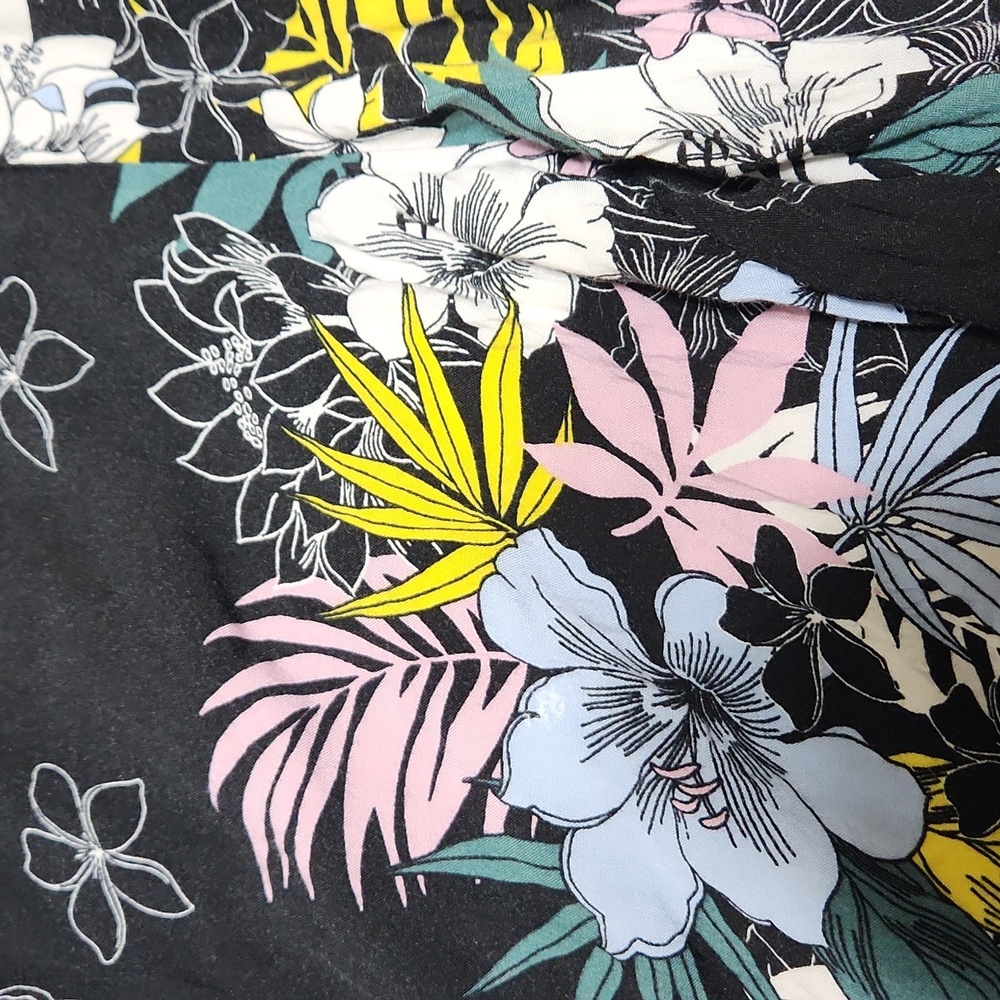 Zac & Rachel Black Flower Rayon Ladies Pants - Picture 5 of 6